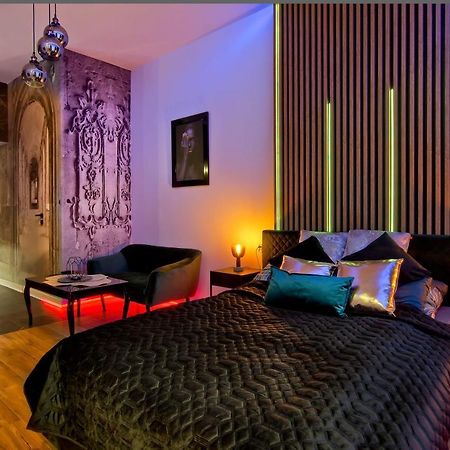 Apartament Czarny Z Jacuzzi 克拉科夫 外观 照片