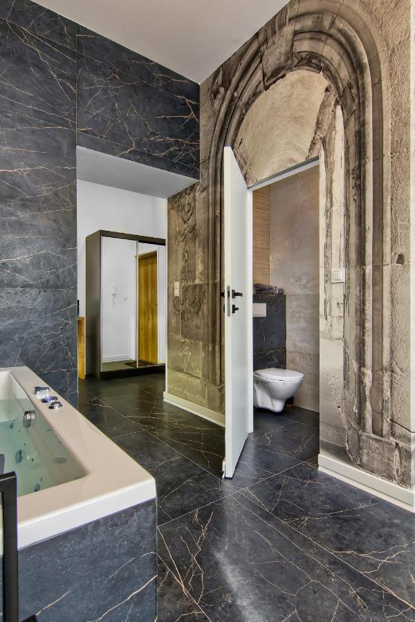 Apartament Czarny Z Jacuzzi 克拉科夫 外观 照片