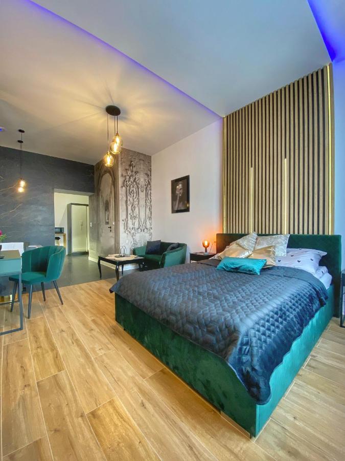 Apartament Czarny Z Jacuzzi 克拉科夫 外观 照片