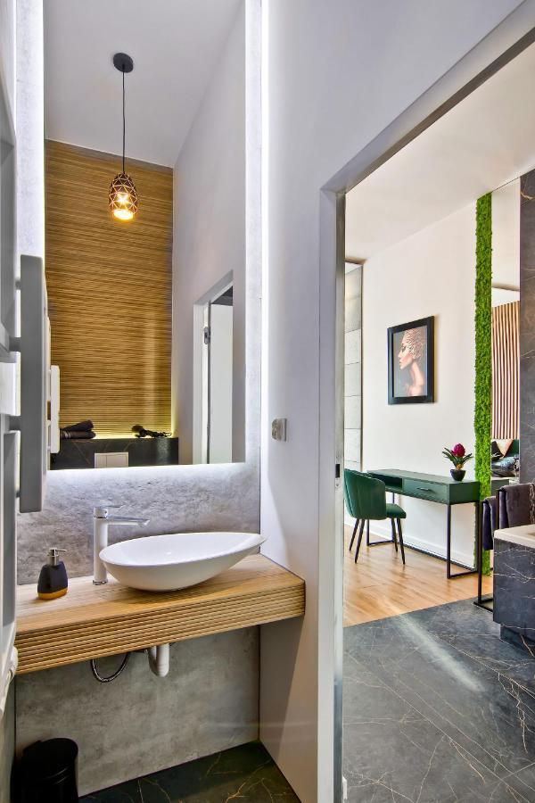 Apartament Czarny Z Jacuzzi 克拉科夫 外观 照片