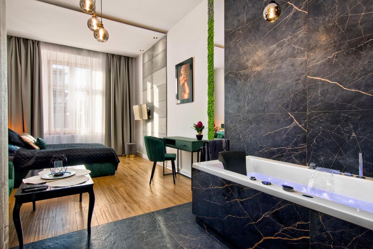Apartament Czarny Z Jacuzzi 克拉科夫 外观 照片