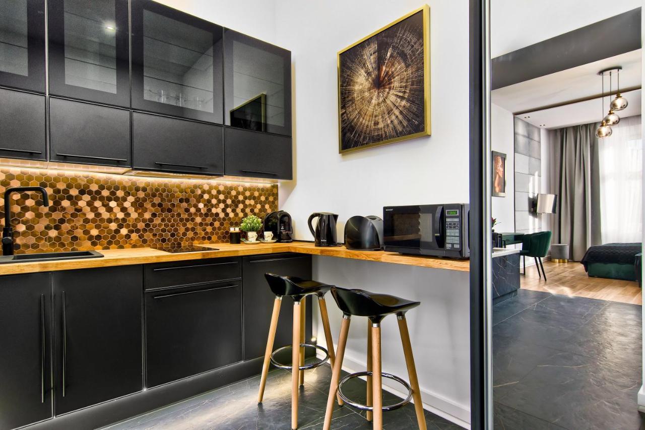 Apartament Czarny Z Jacuzzi 克拉科夫 外观 照片